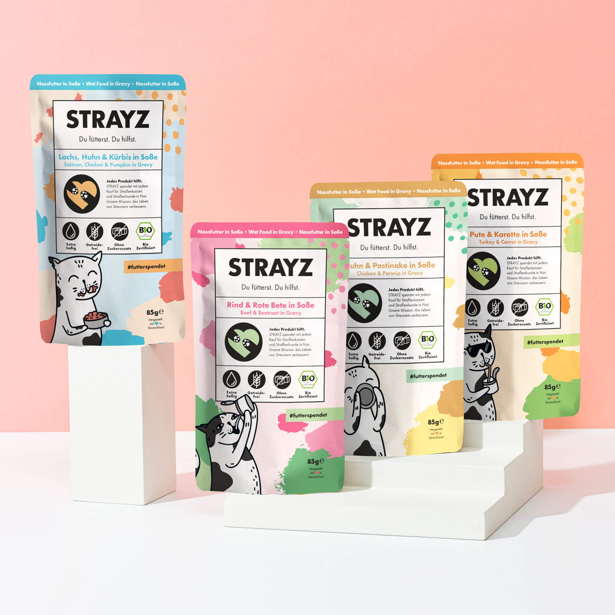 Bio-Nassfutter in Soße für Katzen von STRAYZ im praktischen Probierpaket aus je 3x Pute & Karotten in Soße in 85g, 3x Rind & Rote Bete in Soße in 85g, Huhn & Pastinake in Soße in 85g und 3x Lachs, Huhn & Kürbis in Soße in 85g Beuteln. Ohne Zuckerzusatz. Frei von Getreide und Bindemittel.