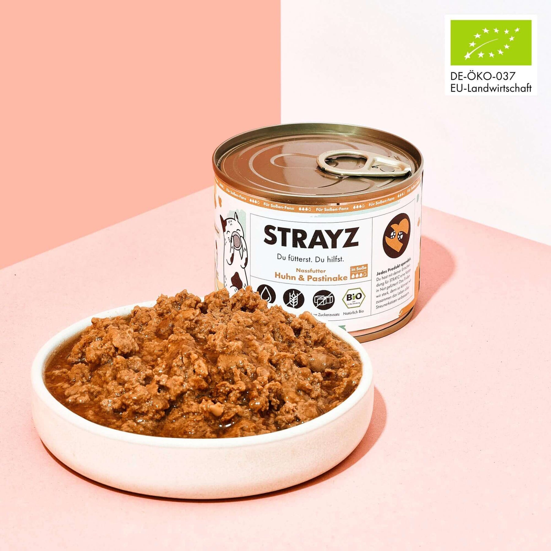 Bio Nassfutter in Soße für Katzen. Hoher Fleischanteil, Kein Zucker, Kein Getreide, Keine Bindemittel. Sorte Huhn & Pastinake. Konsistenz: Feines Ragout in Soße.