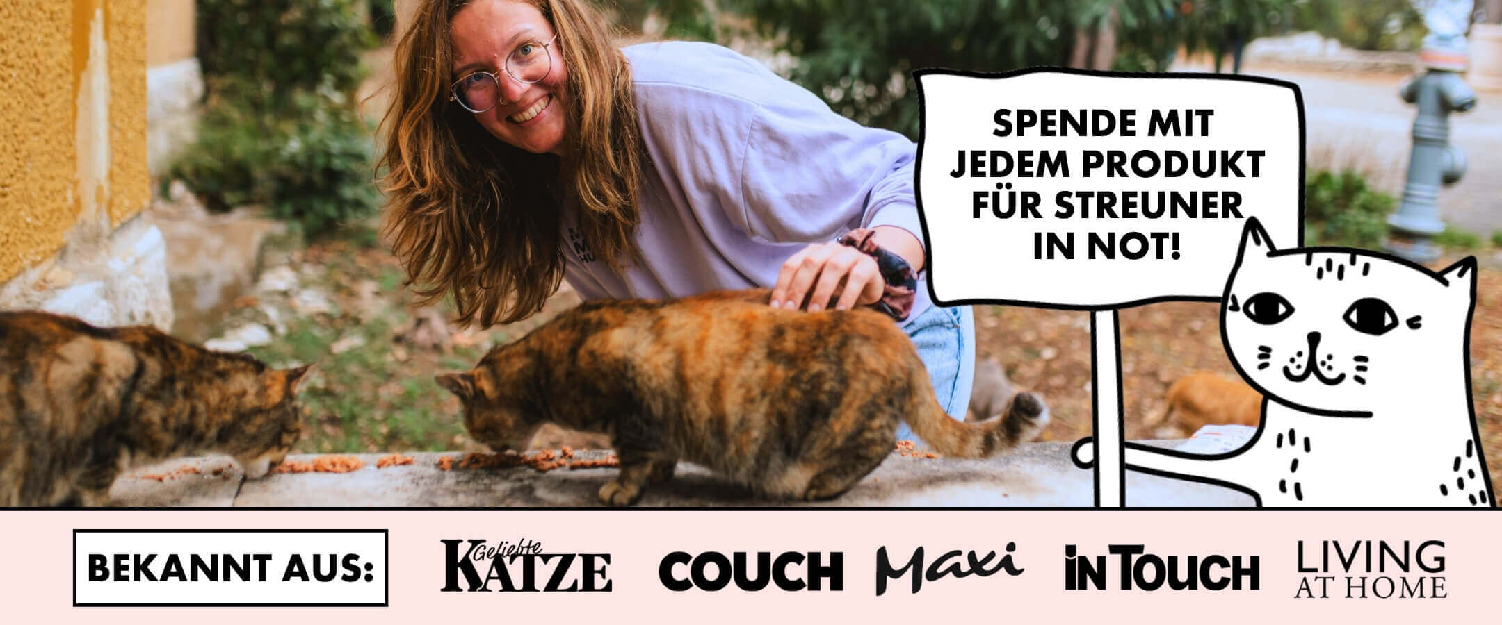 Bio Katzenfutter von STRAYZ mit hohem Fleischanteil spendet für Straßenkatzen in Not. Auf diesem Bild werden Streuner gefüttert.