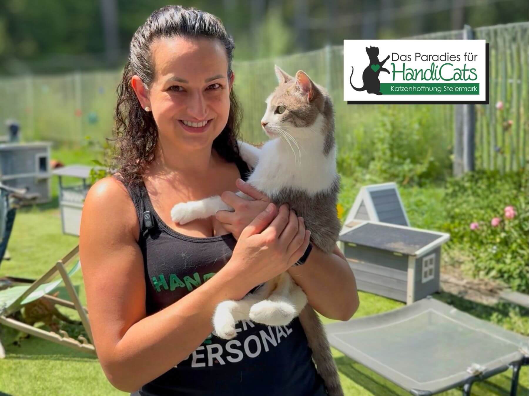 Zu Besuch beim Gandenhof für querschnittsgelähmte Katze mit Katzenretterin Bettina