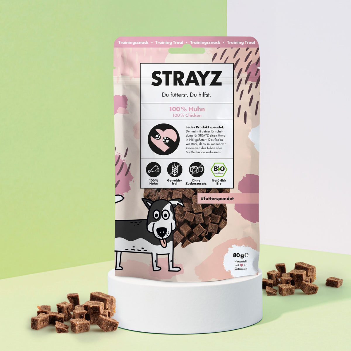 Hundeleckerli aus 100% Bio-Huhn von STRAYZ. Frei von Zucker, Getreide und Füllstoffen. Jedes Produkt spendet für Straßenhunde in Not. In jedem Beutel sind 80 Gramm Snacks enthalten. Die Snacks sind kleine Würfel.